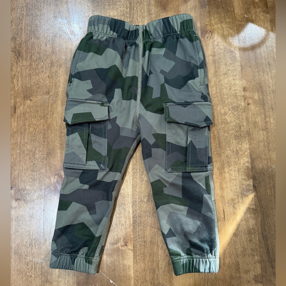 Hanna Andersson camo thick joggers